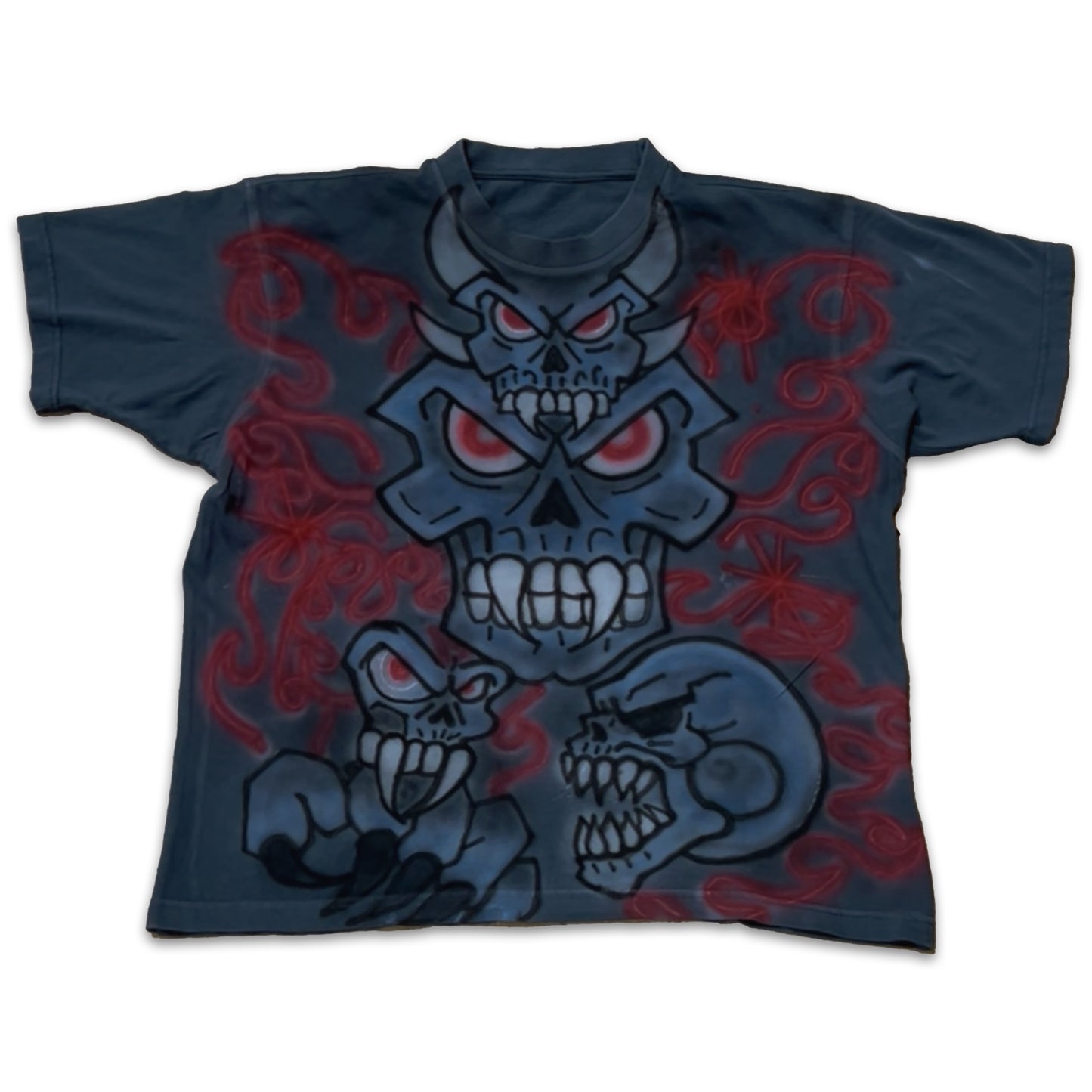 "Red Flames skulls" Airbrush Heavyweight Tee (Large)